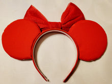 Load image into Gallery viewer, Peppermint swirl ears
