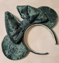 Load image into Gallery viewer, Velvet Christmas ears with puffy bow
