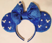 Load image into Gallery viewer, Velvet ears with Mickey pearls
