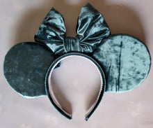 Load image into Gallery viewer, Velvet ears with puffy bow

