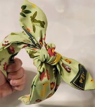 Load image into Gallery viewer, Tiana inspired Knotty headband

