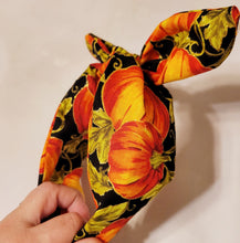 Load image into Gallery viewer, Pumpkin knotty headband with gold glitter details

