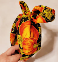 Load image into Gallery viewer, Pumpkin knotty headband with gold glitter details
