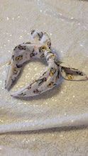 Load image into Gallery viewer, Pooh and friends Christmas Knotty headband
