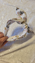 Load image into Gallery viewer, Pooh and friends Christmas Knotty headband
