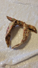 Load image into Gallery viewer, Gingerbread men knotty headband
